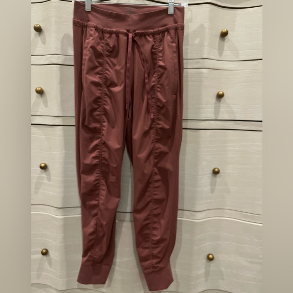 Athleta Attitude Jogger Size 4P